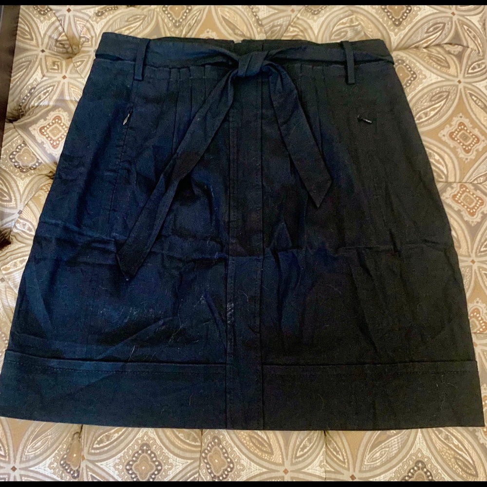 Elie Tahari 70% Linen Black Skirt